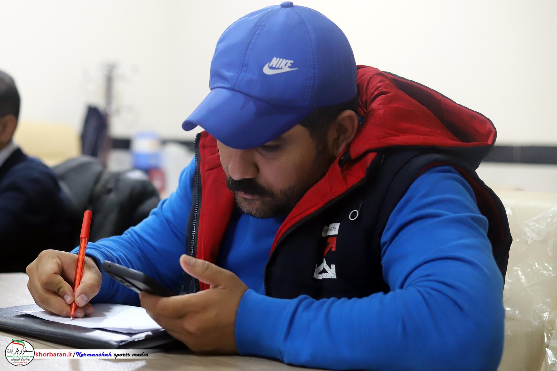 نشست انجمن ورزشی نویسان با هیات بوکس