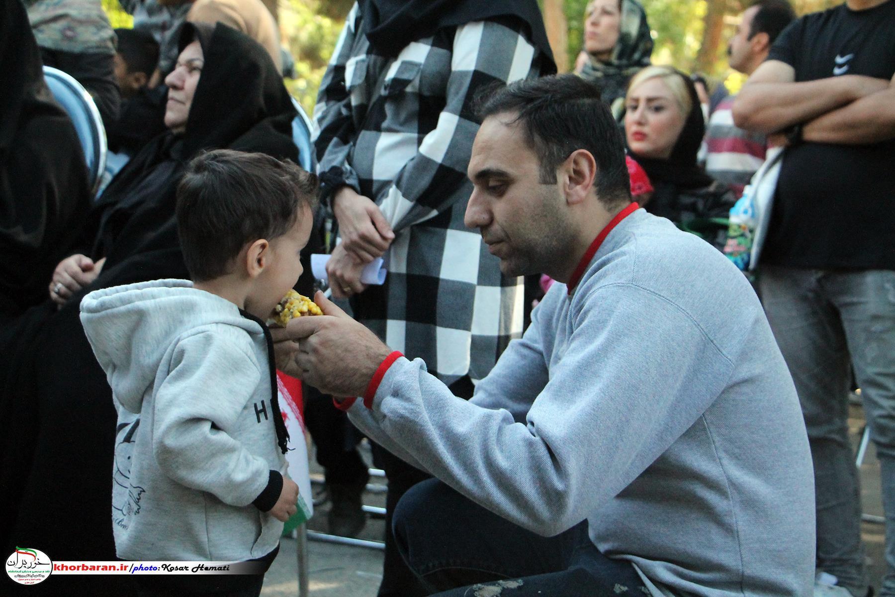 برگزاری همایش پیاده روی خانوادگی در کرمانشاه