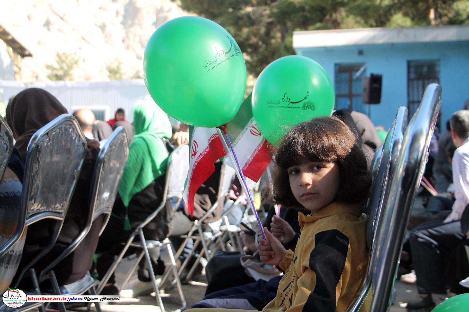برگزاری همایش پیاده روی خانوادگی در کرمانشاه